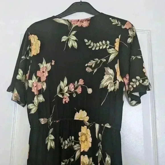 Long floral black flamingo maxi dress size medium - Picture 8 of 9
